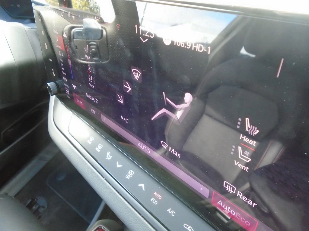 Used 2024 Dodge Charger R/T w/ Plus Group image 25