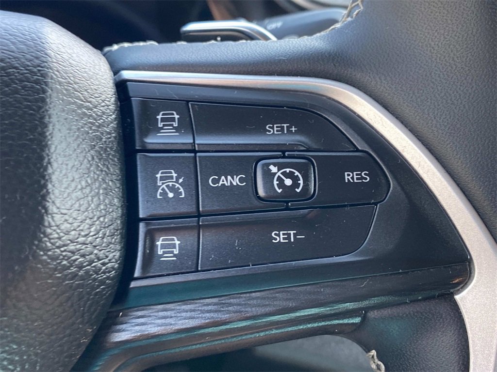 Used 2023 Jeep Grand Cherokee L Laredo w/ Luxury Tech Group I image 27