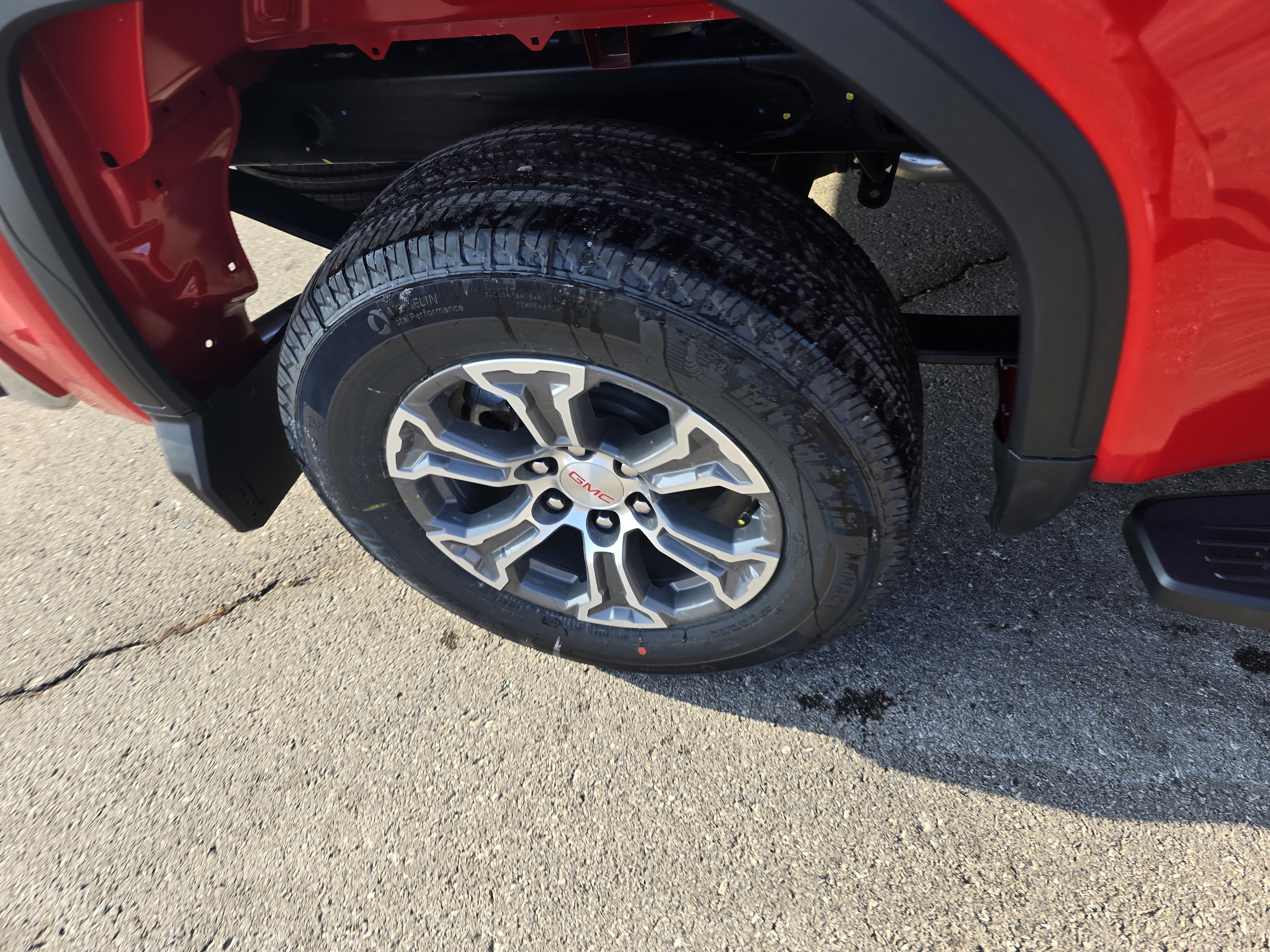 New 2026 GMC Sierra 1500 SLE image 12