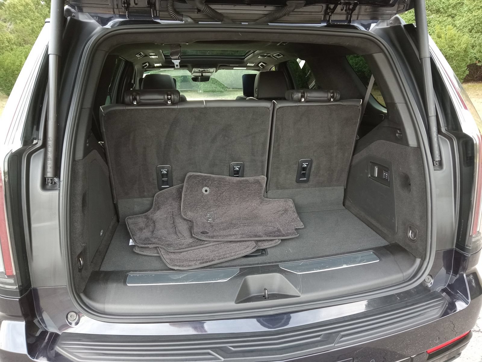 Used 2025 Cadillac Escalade Sport Platinum AWD/4WD image 28