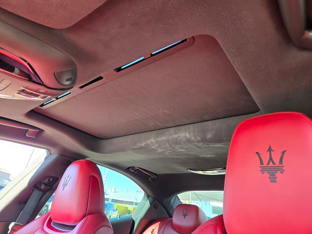 Used 2021 Maserati Ghibli S GranSport image 12