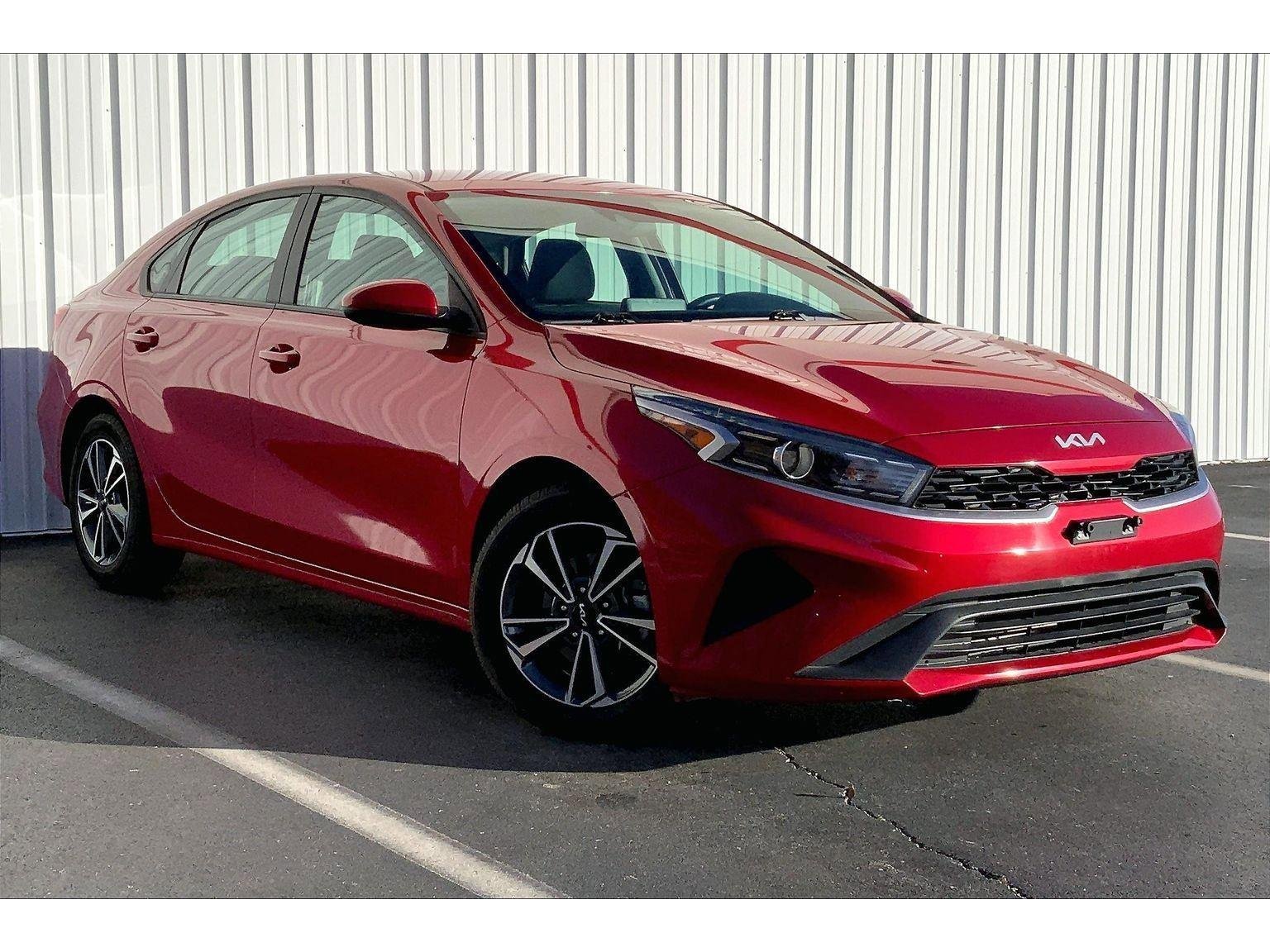 Used 2024 Kia Forte LXS image 2