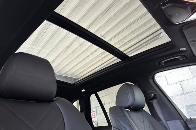 Used 2023 BMW X5 sDrive40i w/ Premium Package image 16