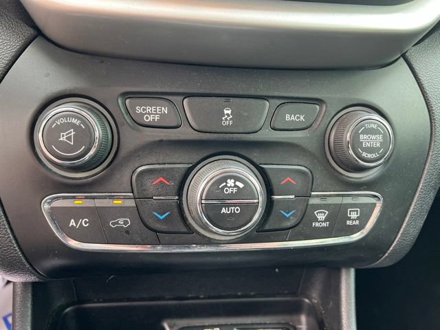 Used 2014 Jeep Cherokee Limited w/ Technology Group FWD image 23