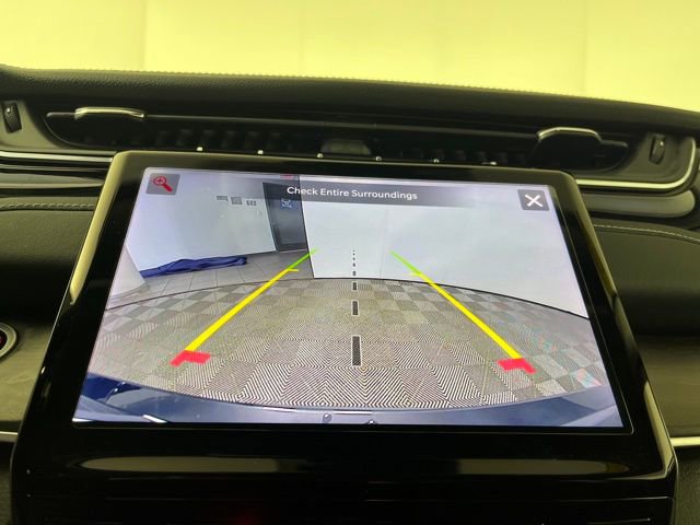 Used 2024 Jeep Grand Cherokee Limited w/ Black Appearance Package image 33