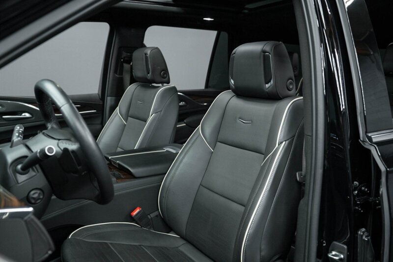 Used 2023 Cadillac Escalade Premium Luxury w/ Performance Package AWD/4WD image 20
