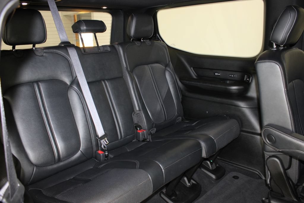 Used 2022 Jeep Wagoneer Series III w/ Rear Seat Entertainment Group AWD/4WD image 9