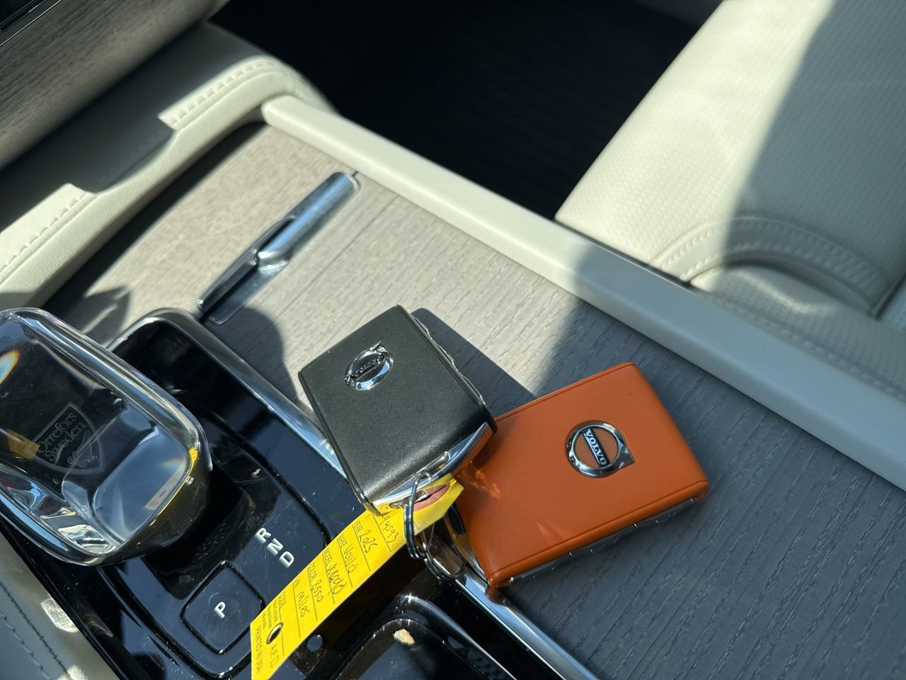 Used 2025 Volvo XC90 B6 Ultra w/ Lounge Package image 31