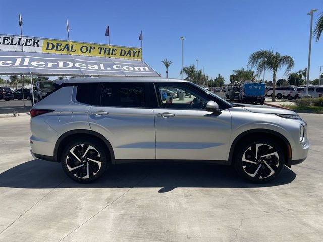 Used 2024 Mitsubishi Outlander SE Black Edition AWD/4WD image 9