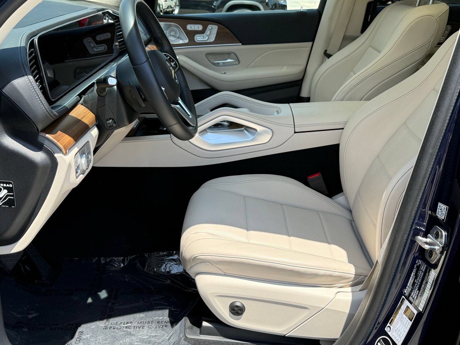 Used 2022 Mercedes-Benz GLS 450 4MATIC image 27
