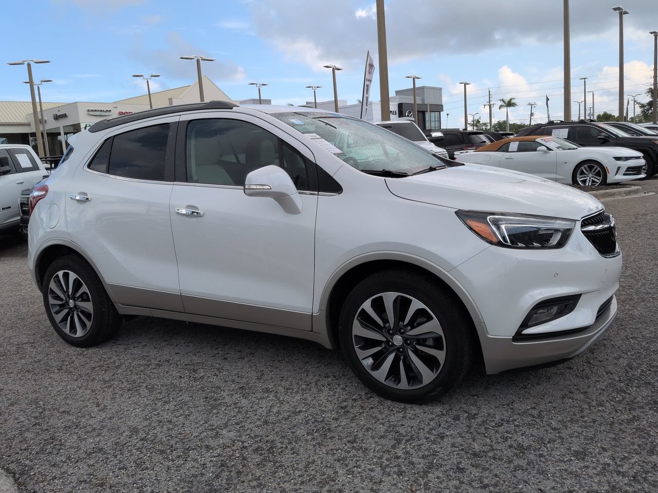 Used 2019 Buick Encore Essence w/ Safety Package II FWD image 2