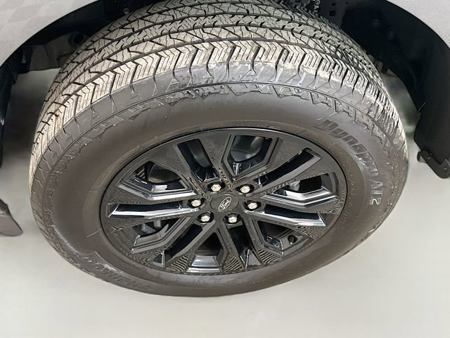 Used 2025 Ford F150 Lariat w/ Equipment Group 501A Mid image 32