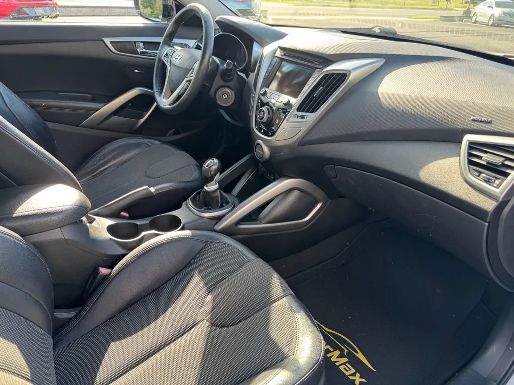 Used 2012 Hyundai Veloster w/ Style Pkg FWD image 8