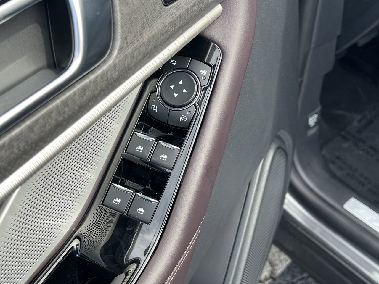 New 2026 Ford Explorer Platinum image 18