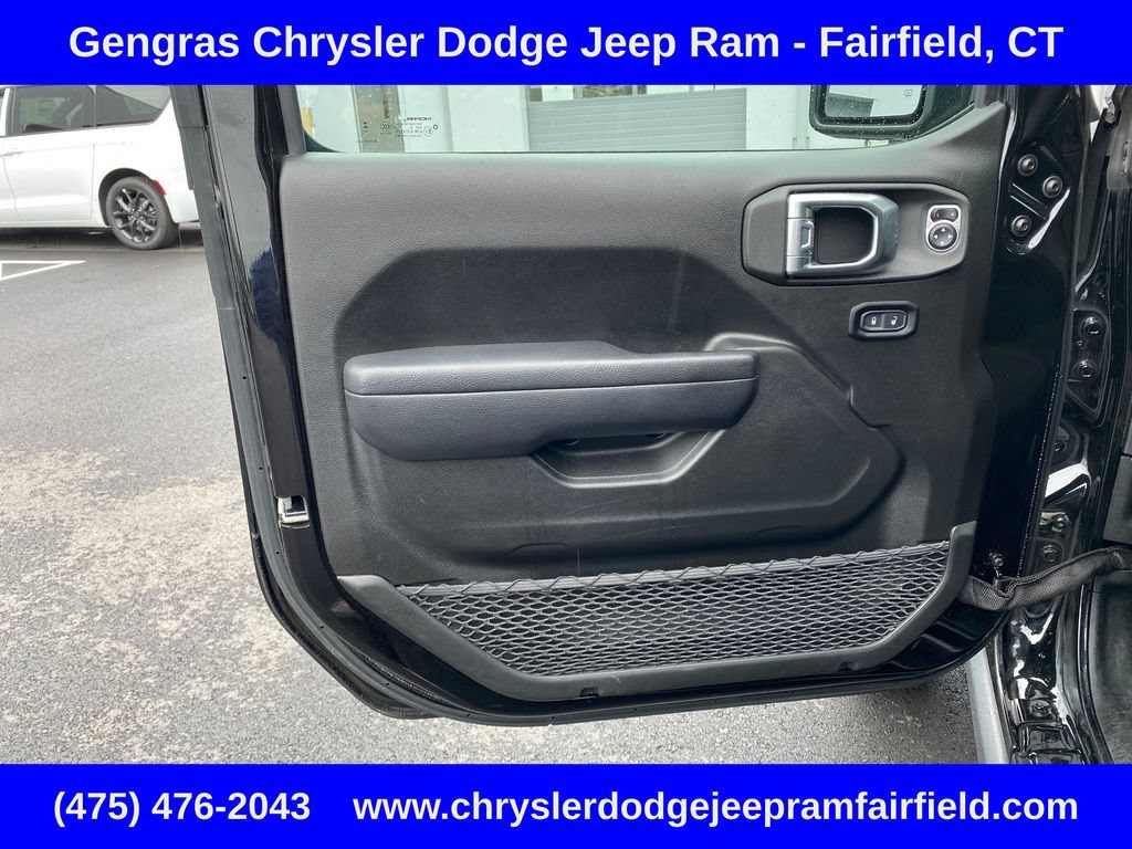Used 2024 Jeep Wrangler Unlimited AWD/4WD image 11