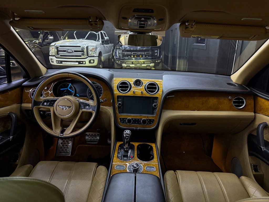 Used 2017 Bentley Bentayga image 20