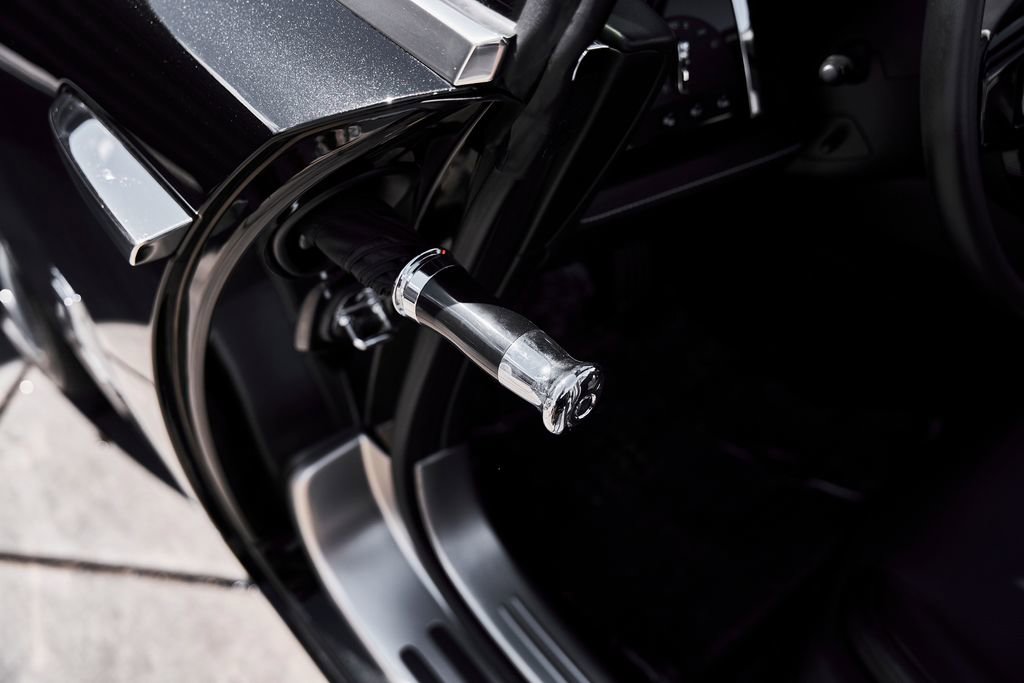Used 2018 Rolls-Royce Dawn RWD image 35