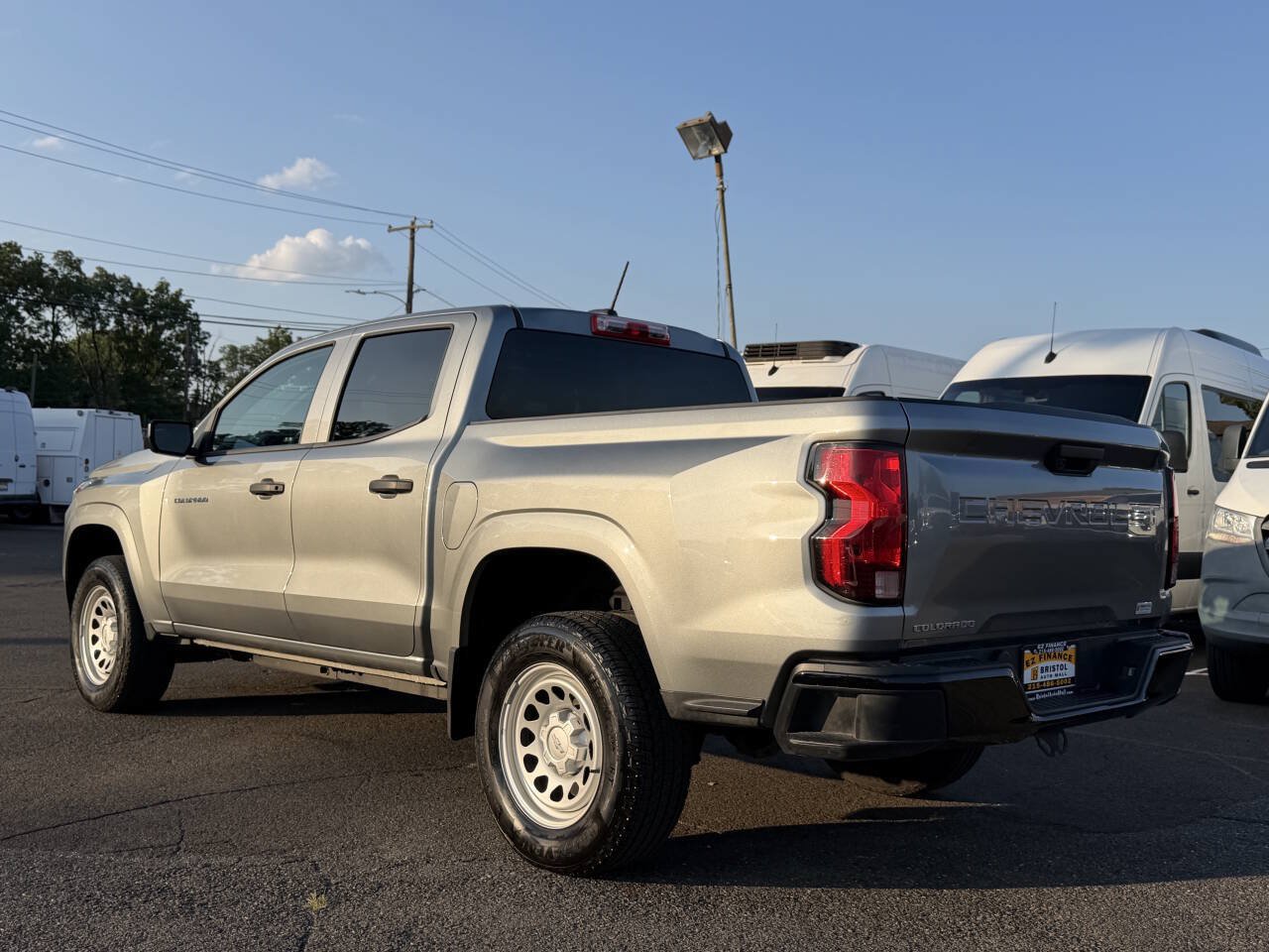 Used 2024 Chevrolet Colorado W/T RWD image 4