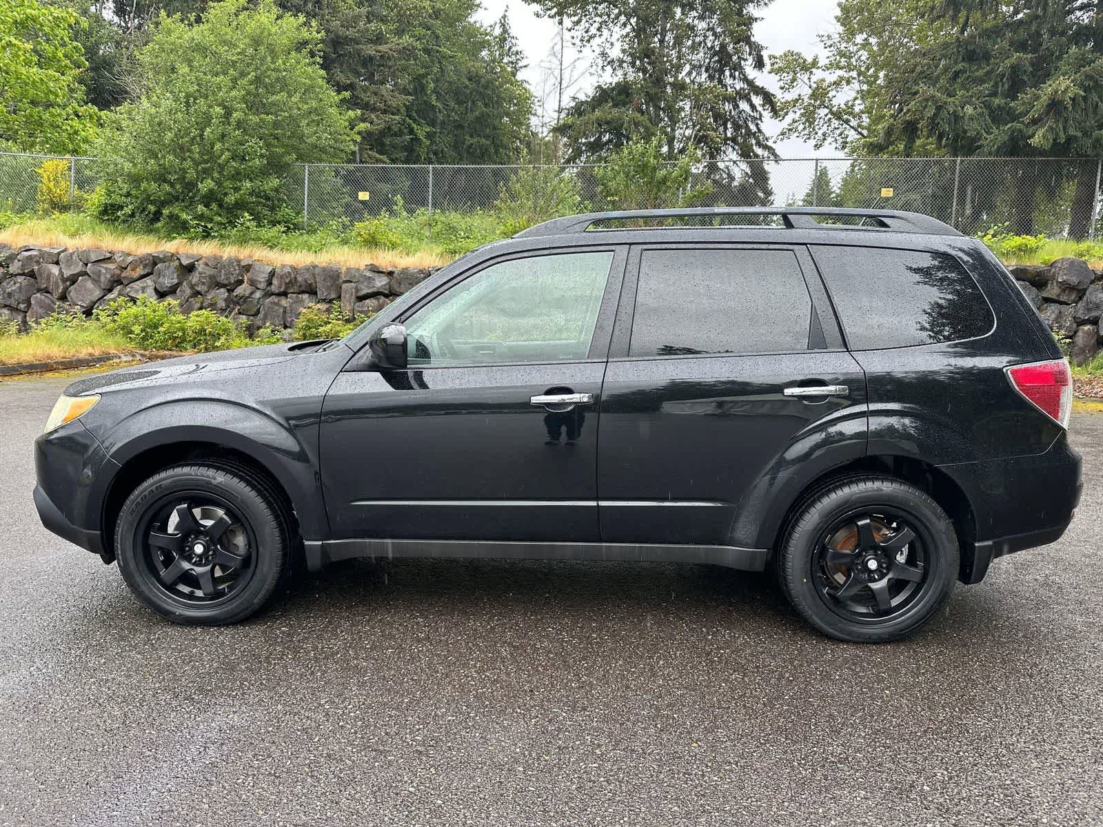 Used 2011 Subaru Forester 2.5X Premium w/ All-Weather Pkg AWD/4WD image 2