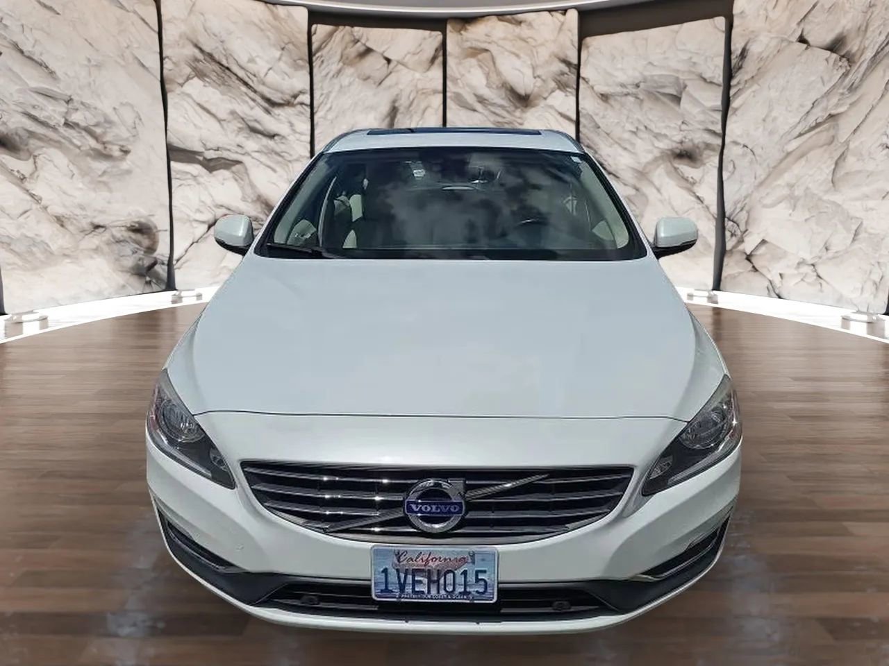 Used 2015 Volvo V60 T5 Premier w/ Convenience Package image 2