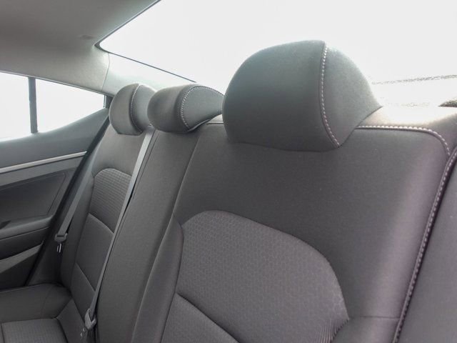 Used 2018 Hyundai Elantra SE image 11
