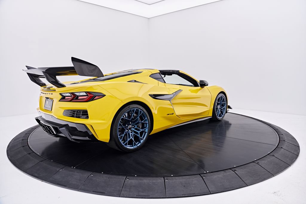 Used 2026 Chevrolet Corvette ZR1 w/ ZR1 Carbon Fiber Aero Package RWD image 23