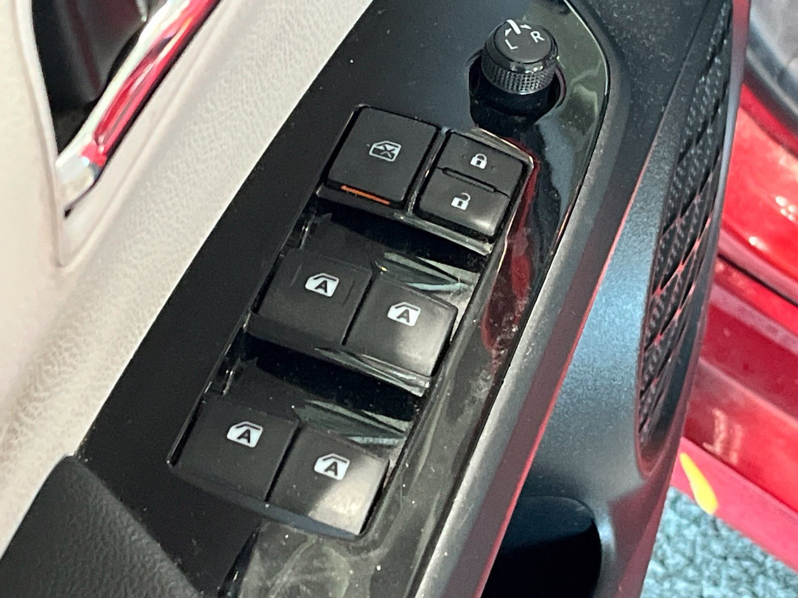 Used 2018 Toyota Prius Four Touring w/ Premium Convenience Package FWD image 30