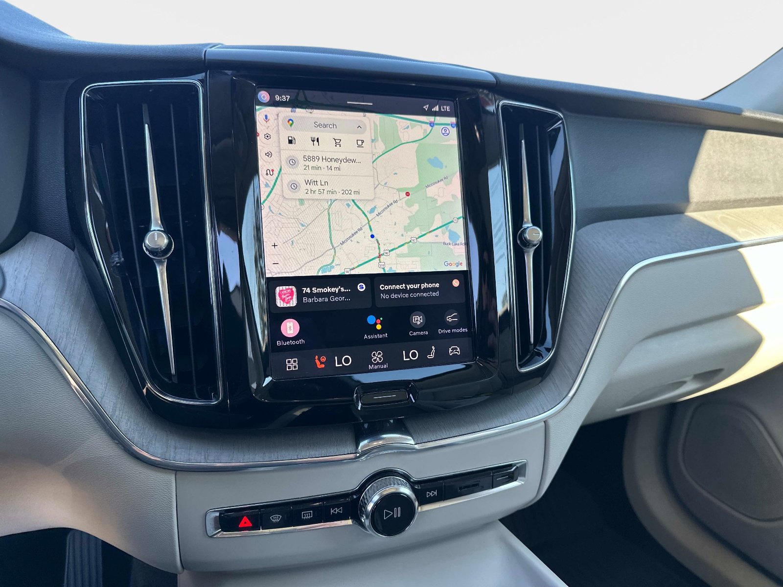 Certified 2023 Volvo XC60 B5 Plus w/ Climate Package image 21