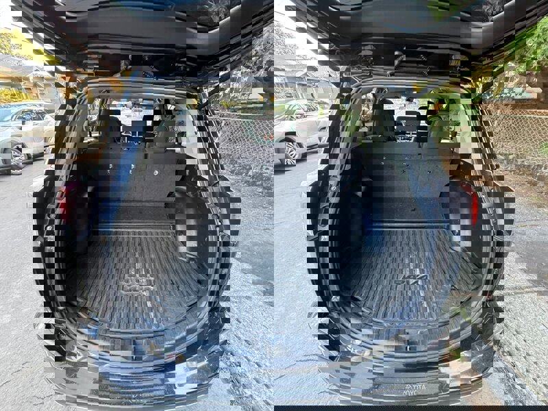 Used 2018 Toyota RAV4 LE image 8