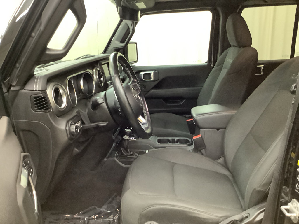 Used 2021 Jeep Wrangler Unlimited Sahara w/ Uconnect 4C Nav & Sound Group AWD/4WD image 14