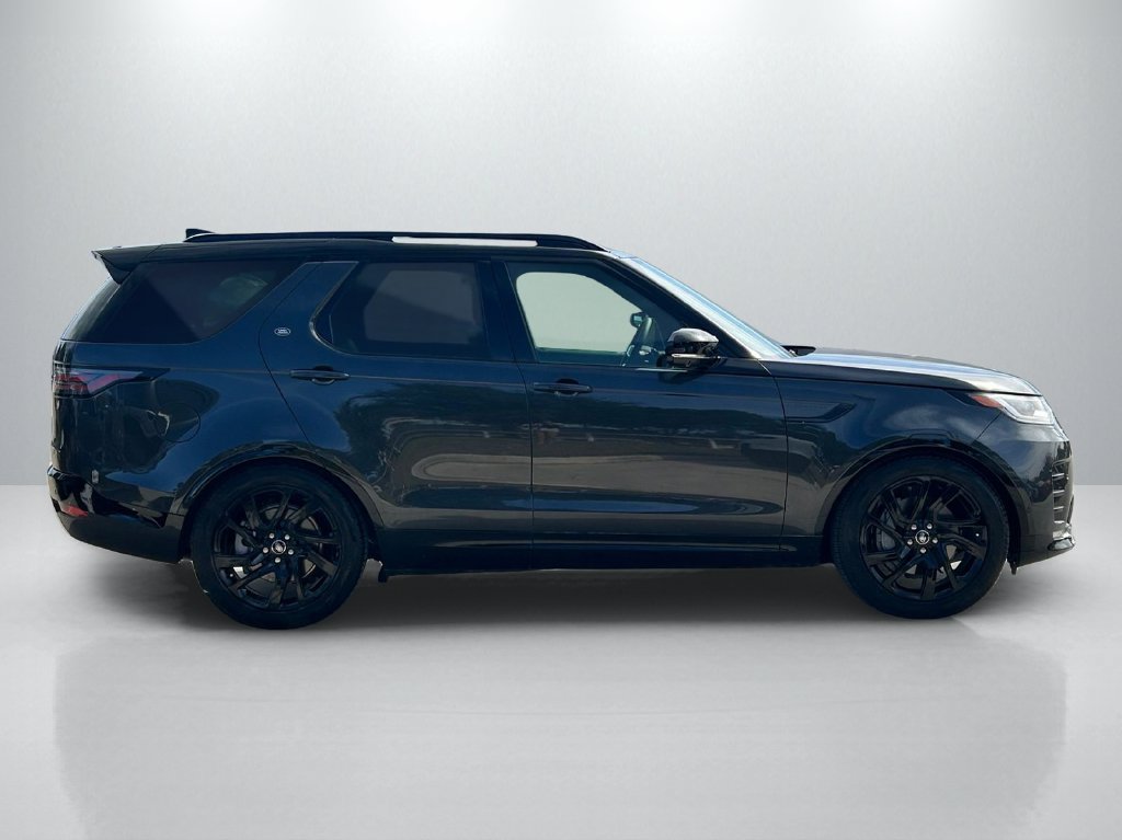 Used 2025 Land Rover Discovery Dynamic SE AWD/4WD image 4