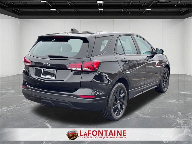Used 2024 Chevrolet Equinox LS w/ Midnight Edition image 5
