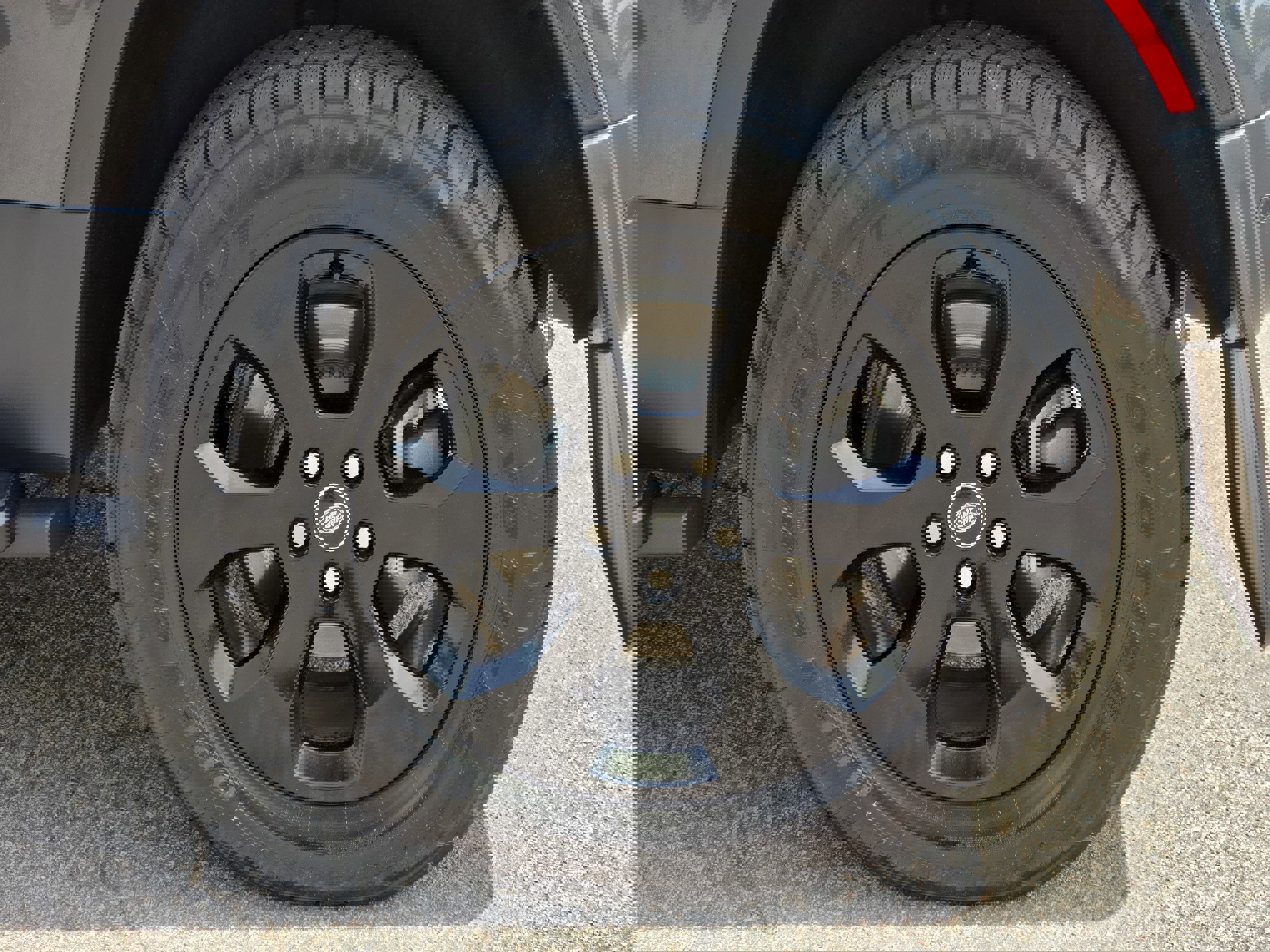 Certified 2025 Land Rover Defender 110 S image 31