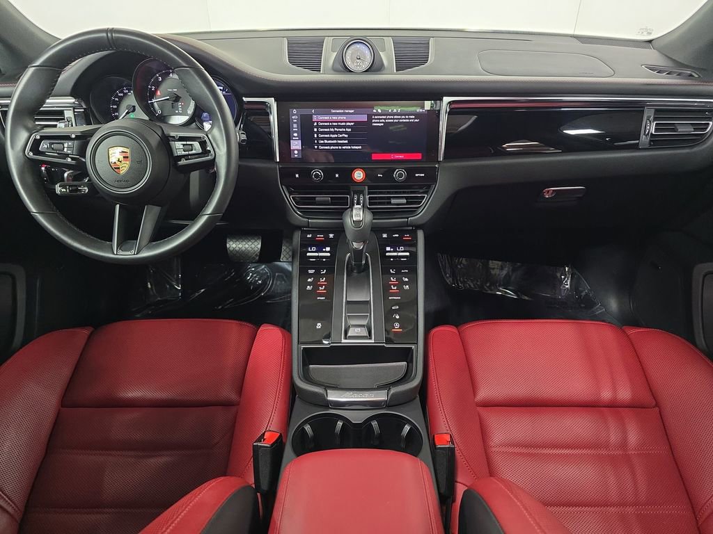 Used 2025 Porsche Macan image 13