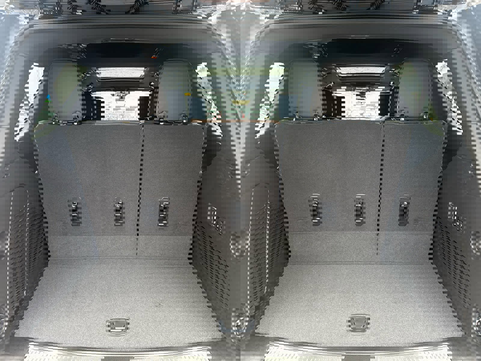 New 2026 GMC Yukon Denali Ultimate AWD/4WD image 11