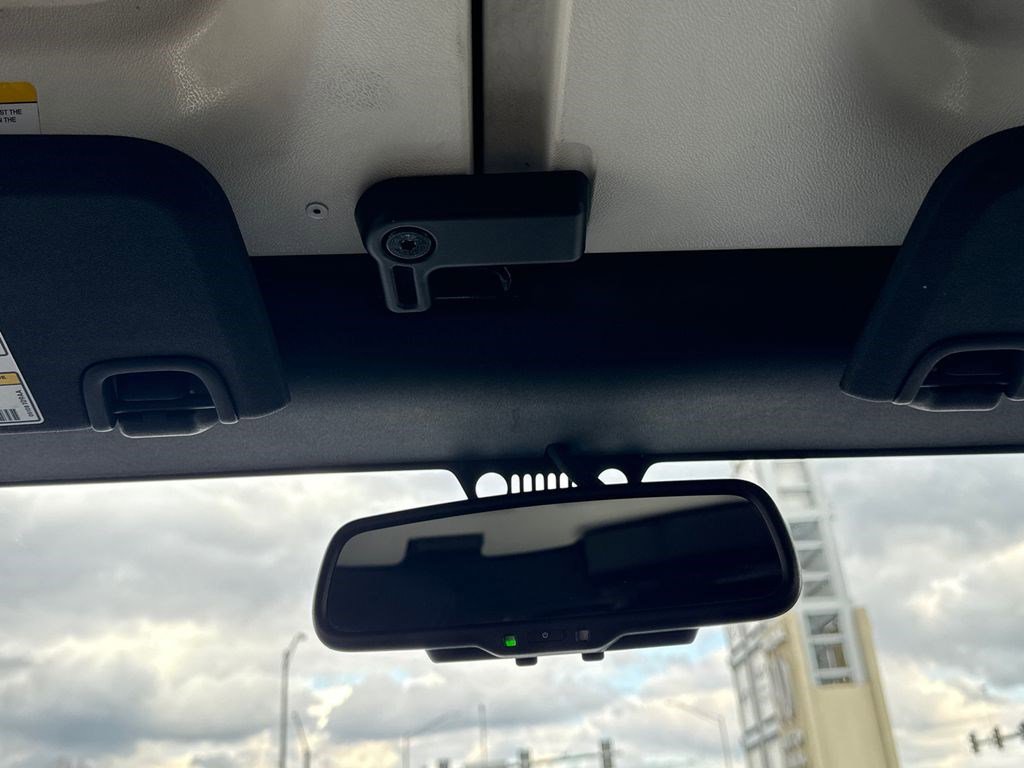 Used 2013 Jeep Wrangler Unlimited Sahara image 28