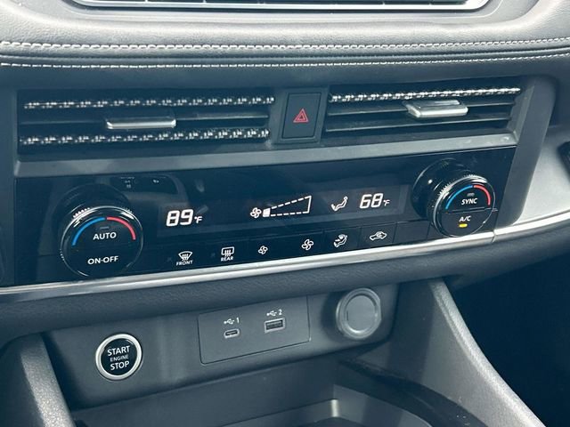 Used 2023 Nissan Rogue SV image 32