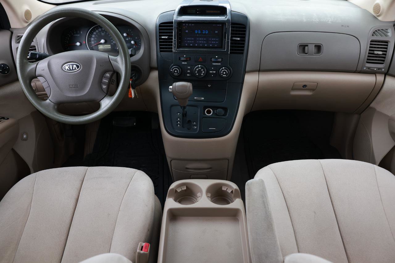 Used 2008 Kia Sedona LX image 21