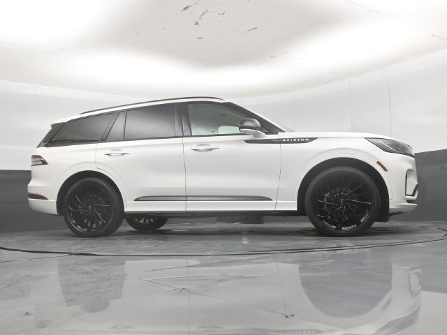 Used 2025 Lincoln Aviator Reserve w/ Equipment Group 201A AWD/4WD image 43
