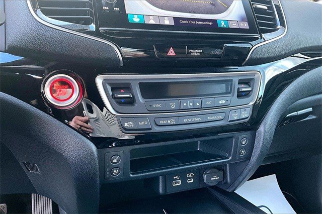 Certified 2024 Honda Ridgeline Black Edition image 16