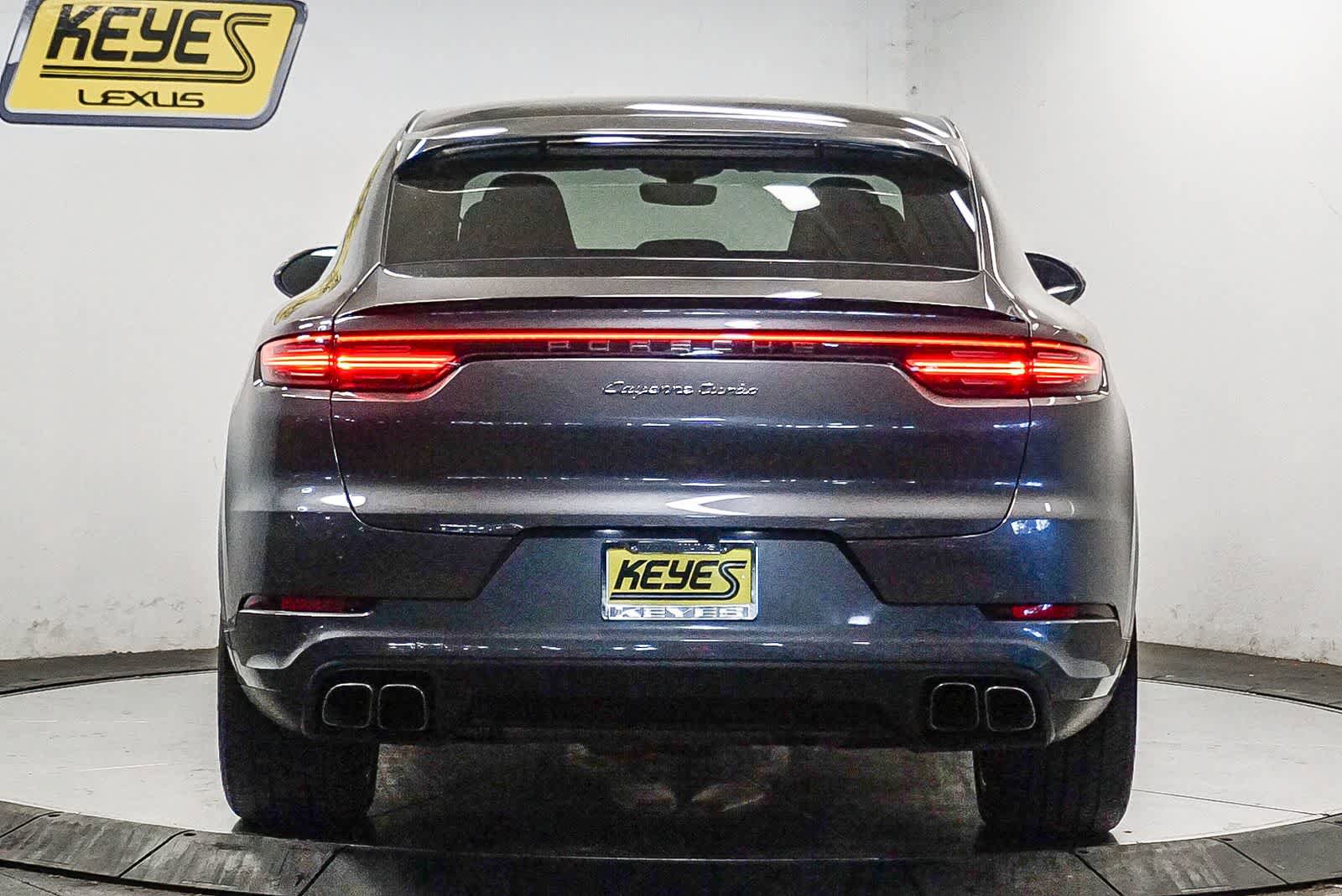 Certified 2022 Porsche Cayenne Turbo AWD/4WD image 3