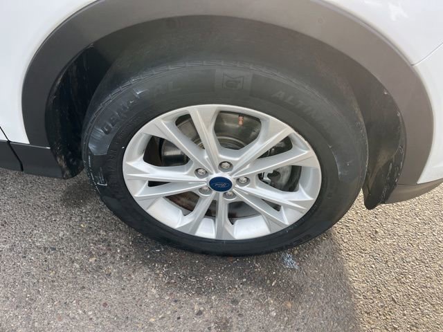 Used 2019 Ford Escape SE image 18