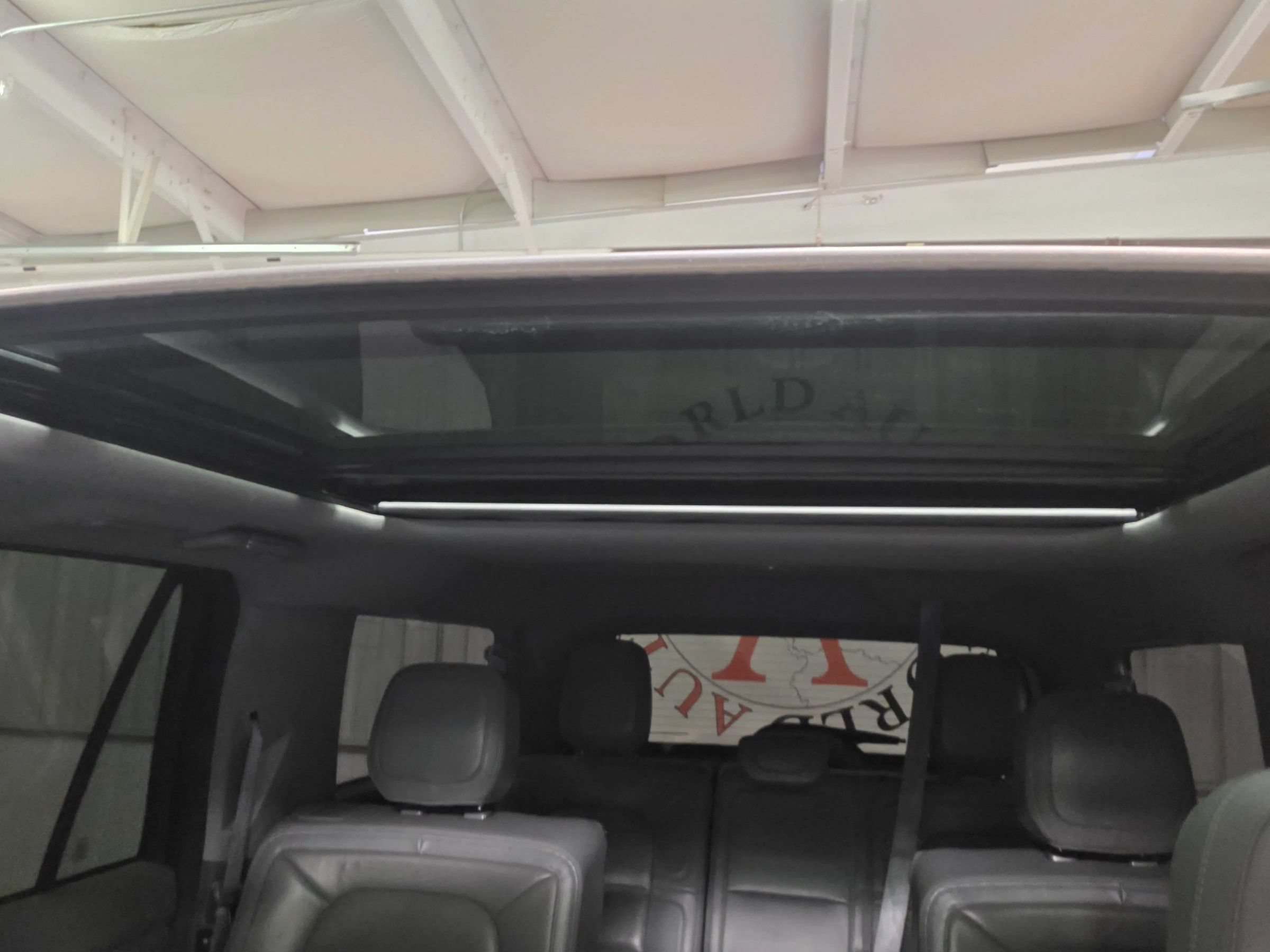 Used 2021 Lincoln Navigator L Reserve RWD image 30
