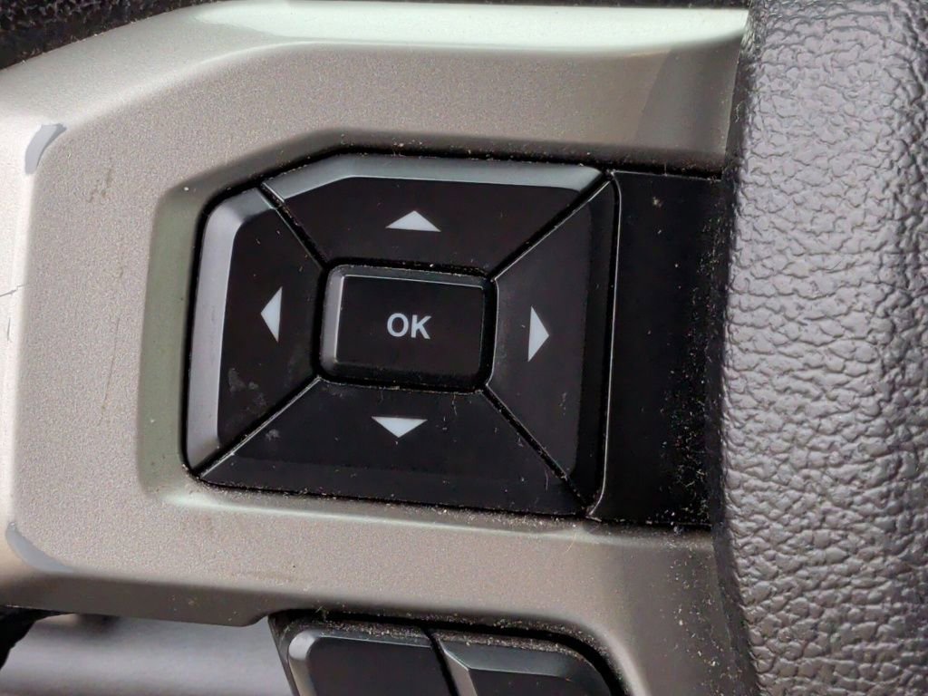 Used 2017 Ford F350 Lariat w/ Chrome Package image 17