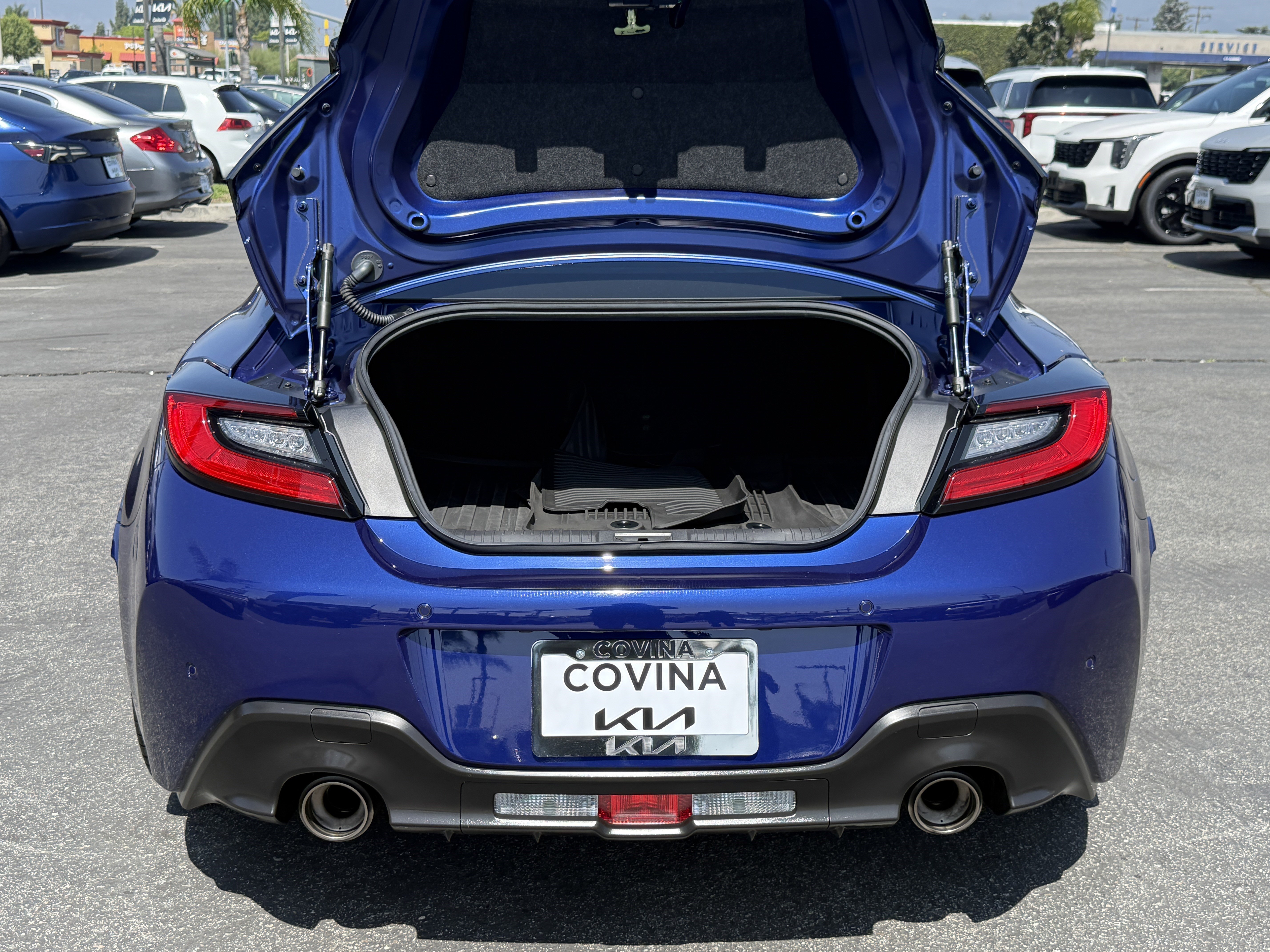 Used 2023 Toyota GR86 Premium w/ ALL Weather Mat Package (TMS) image 10