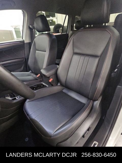 Used 2024 Volkswagen Tiguan Wolfsburg Edition image 25