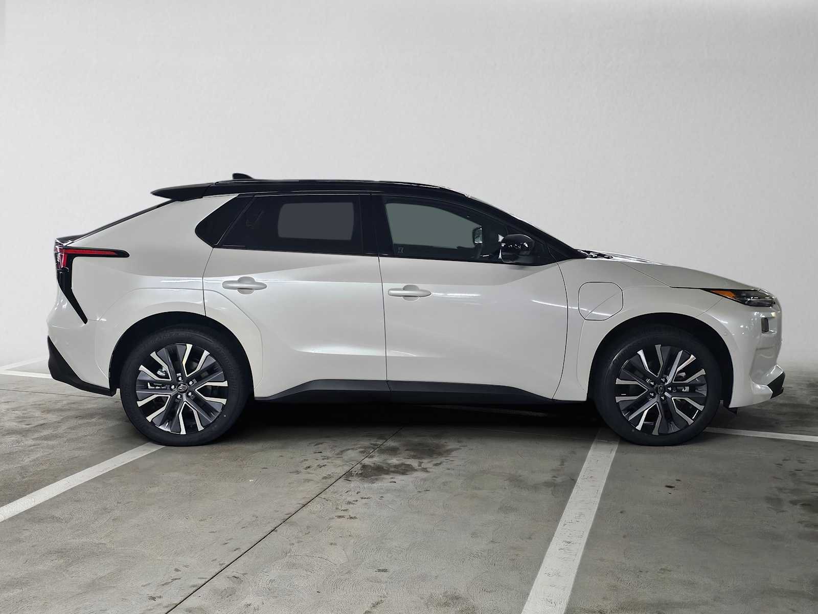New 2026 Subaru Solterra AWD/4WD image 2