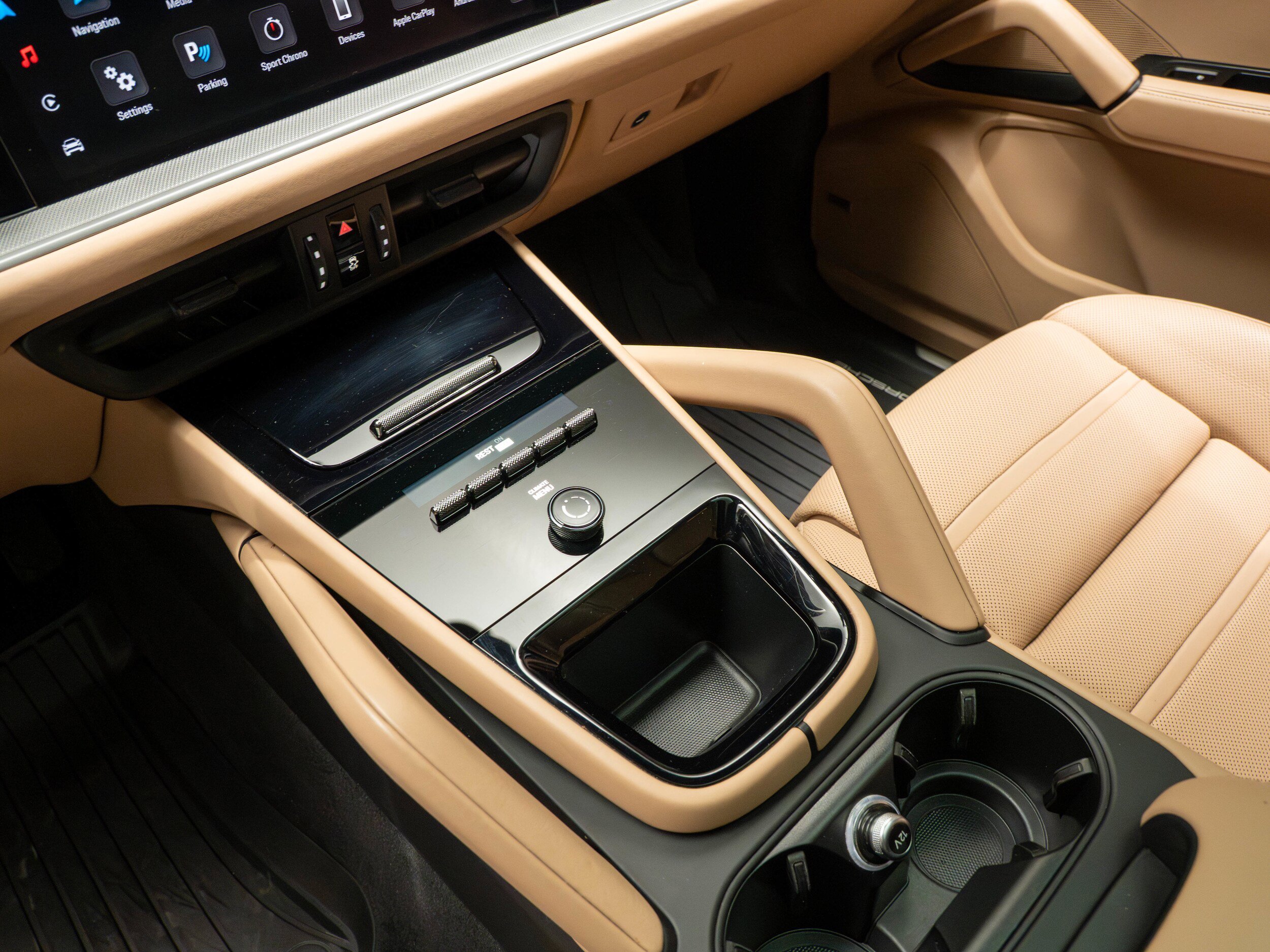 Certified 2024 Porsche Cayenne Coupe image 26