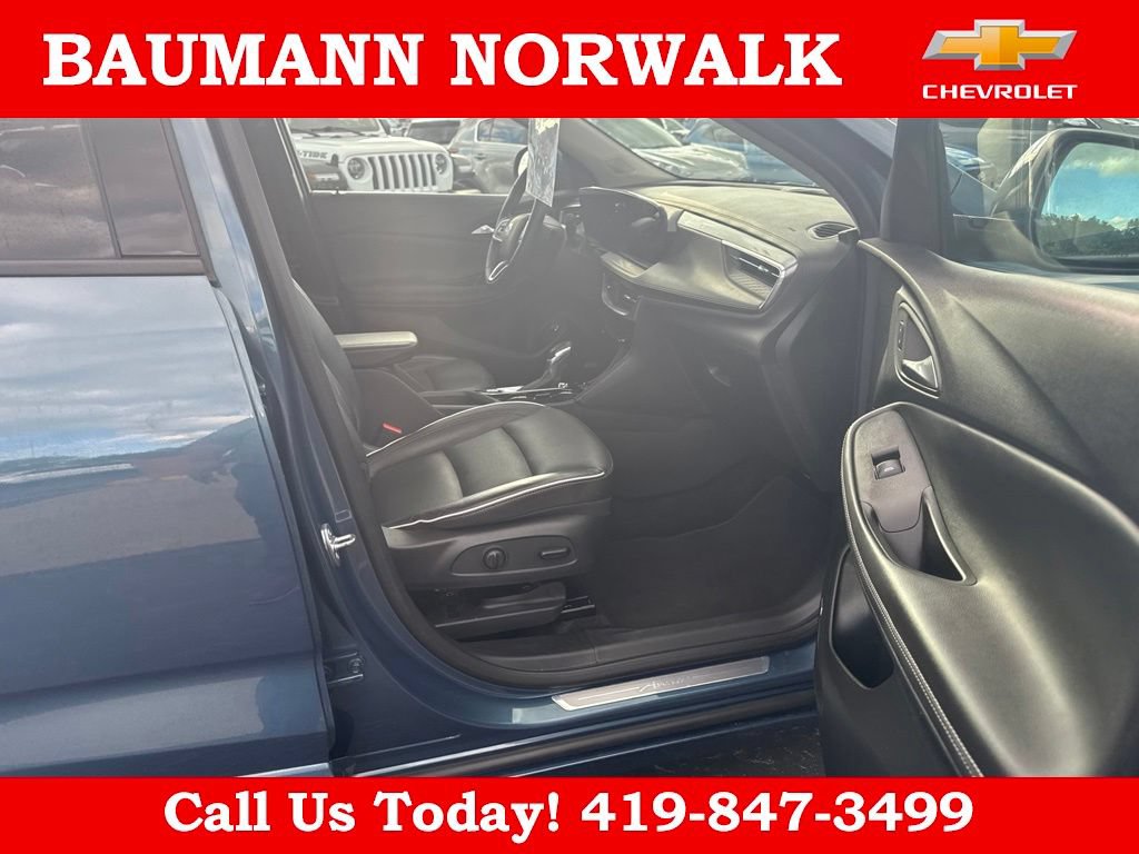 Used 2024 Buick Encore GX Avenir w/ Avenir Convenience Package FWD image 11