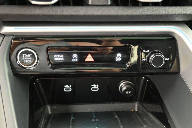 Used 2025 Audi Q5 Premium w/ Convenience Package AWD/4WD image 23